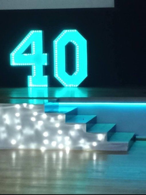 Chiffre 40 géant lumineux