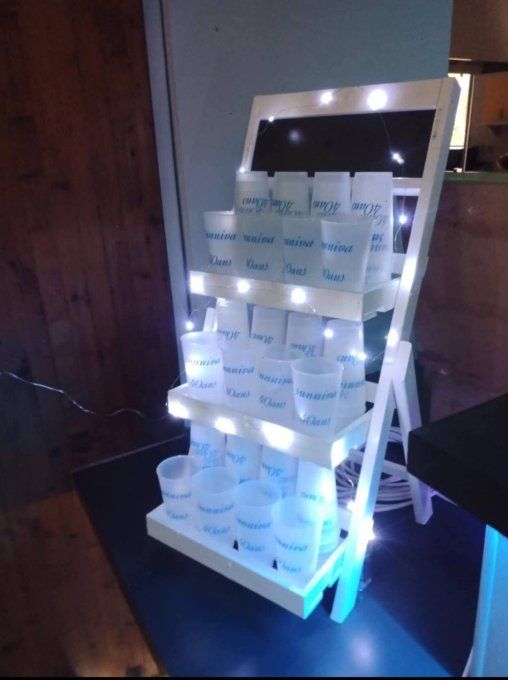 Etagère à gobelets