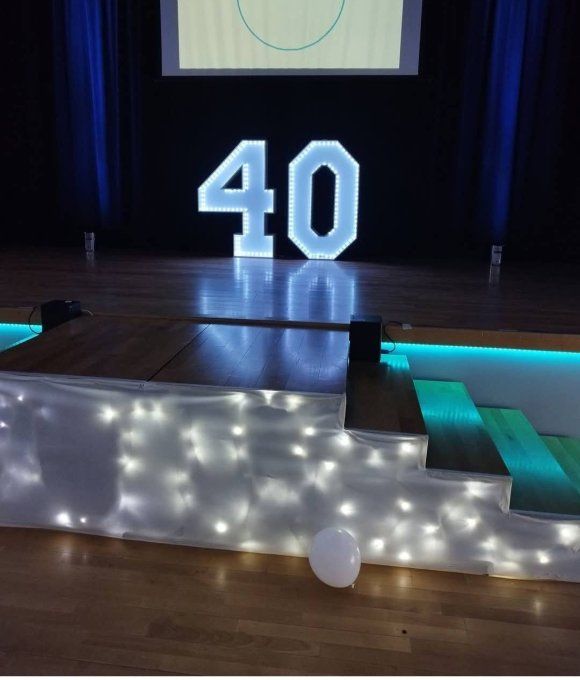 Chiffre 40 géant lumineux