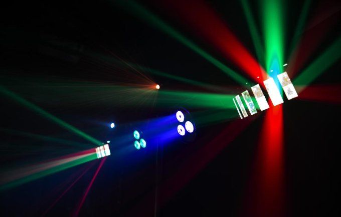 Pack 2 jeux de 6 lumières + machine à brouillard